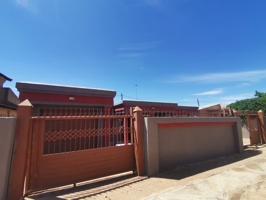 3 Bedroom Property for Sale in Lethlabile North West